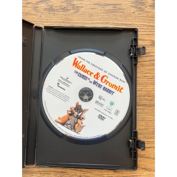 Wallace & Gromit The Curse Of The Were-Rabbit 2005 DVD Animated Comedy Pre-Owned - Picture 3 of 4
